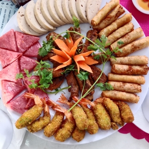 dich-vu-nau-tiec-ben-tre